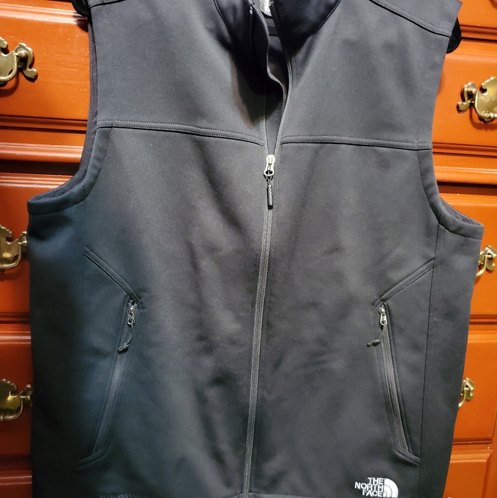 North face black vest